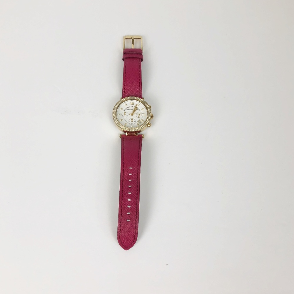 Women's Michael Kors Watch . EUC  WELCOME OFFERS !